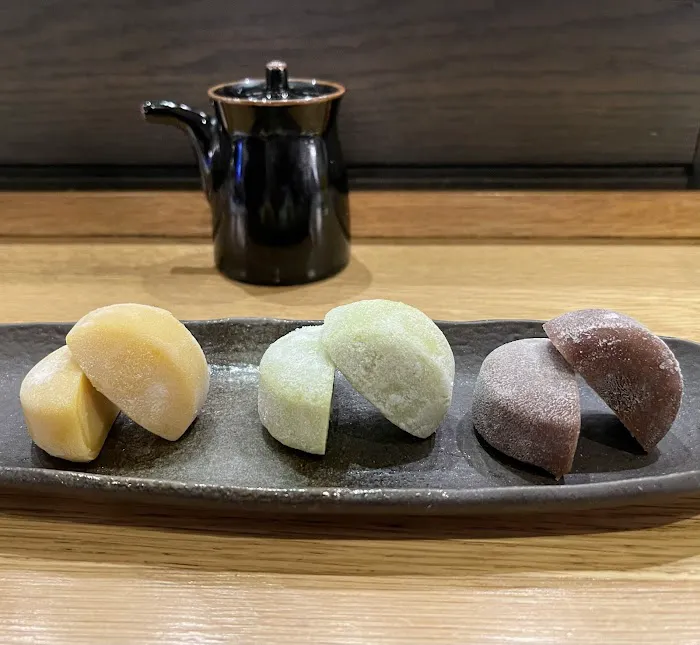 Blue Ribbon Sushi Bar at Hudson Eats Picture 3