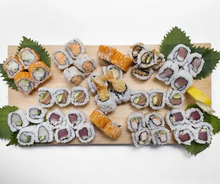 MakiMaki Sushi - 1 NY Plaza