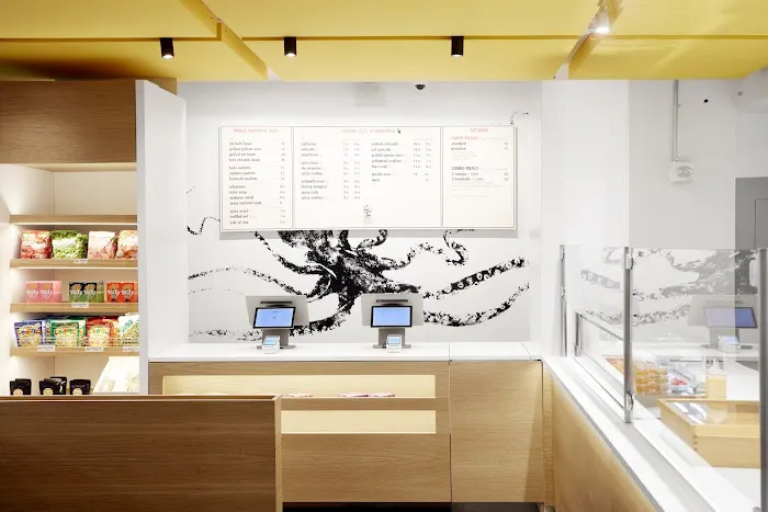 MakiMaki Sushi - 1 NY Plaza Picture 10