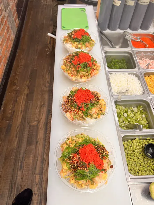 Poke and Roll Sushi Picture 8