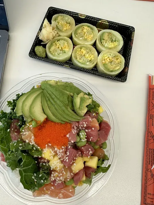 Poke and Roll Sushi Picture 3