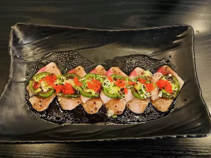 MoMo Sushi Picture 2