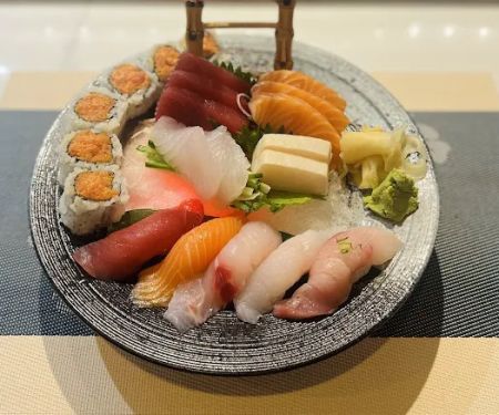 Blue Mountain (Sushi, Bar&Lounge)