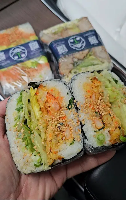 TOKUYAMATCHA & ONIGIRAZU BAR - 115 E 27th St. Picture 2