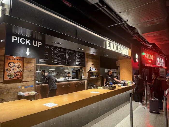 E.A.K. RAMEN by MACHIDA SHOTEN Moynihan Train Hall Picture 2