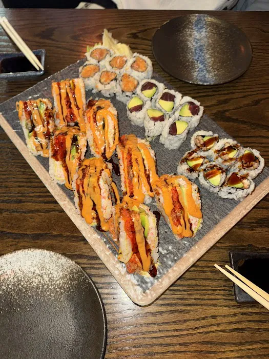 Hamachi Sushi 34 | Japanese Sushi Restaurant Picture 5