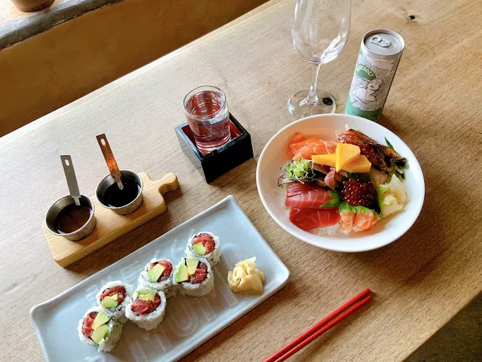 Momo Sushi Shack Picture 4