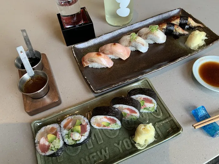 Momo Sushi Shack Picture 3