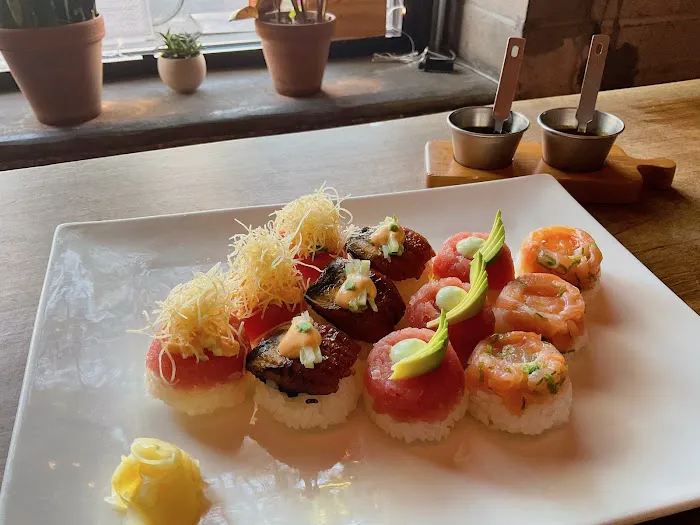 Momo Sushi Shack Picture 8