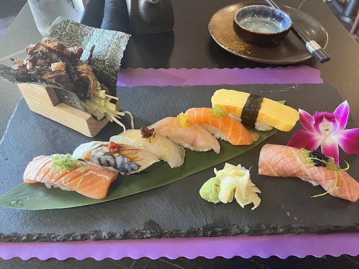 Mr sushi Japanese restaurant (Williamsburg) Picture 3