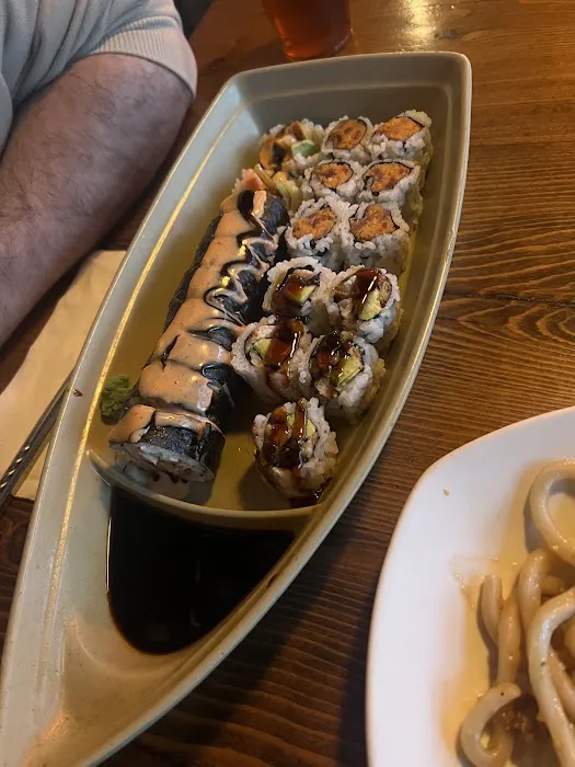 Sushi & Noodles Picture 4