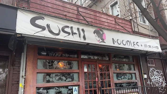 Sushi & Noodles Picture 10