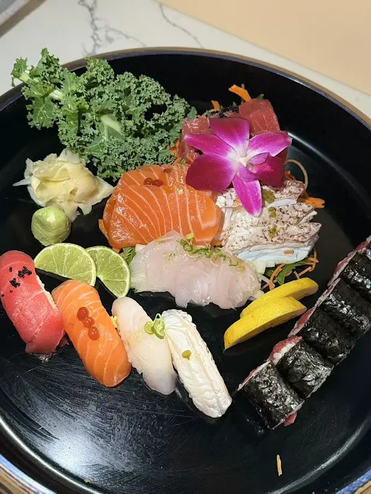 Sushi Shiro Bar and Grill Picture 2