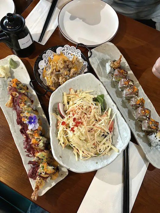 Sushi Shiro Bar and Grill Picture 6