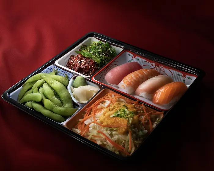 Sushi & Bento By Mr. Lim - Vanderbilt Market Picture 6