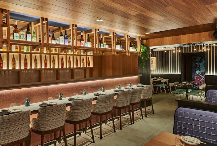 Crave Sushi Bar Picture 1