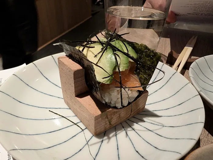 Crave Sushi Bar Picture 8