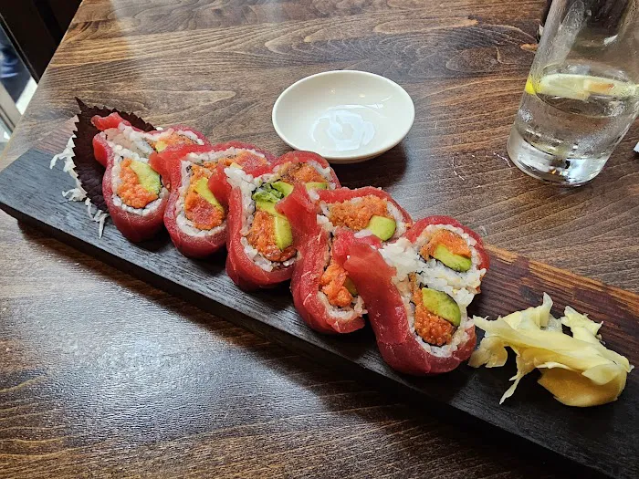GU JAPANESE FUSION SUSHI & BAR Picture 4