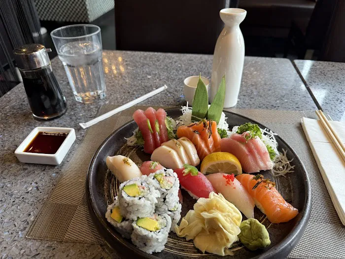 Nagoya Fusion sushi Picture 3