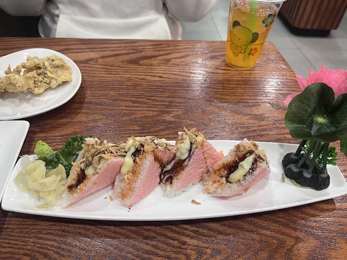 Mikado Crunchy Chicken & Sushi Picture 7