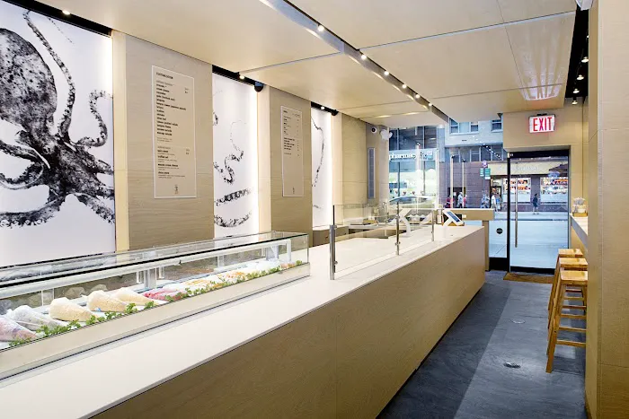 MakiMaki Sushi - Central Park South Picture 3