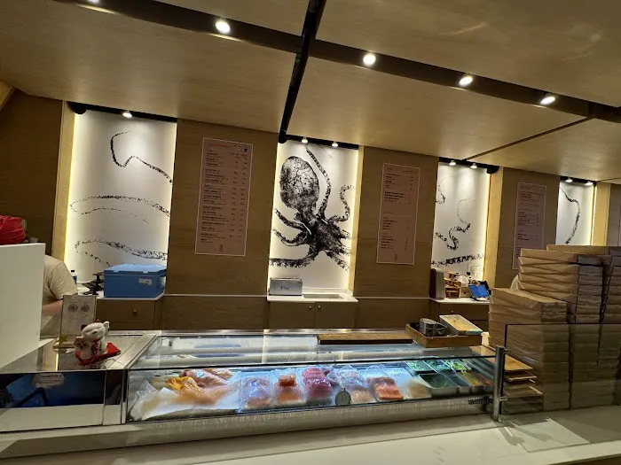 MakiMaki Sushi - Central Park South Picture 10