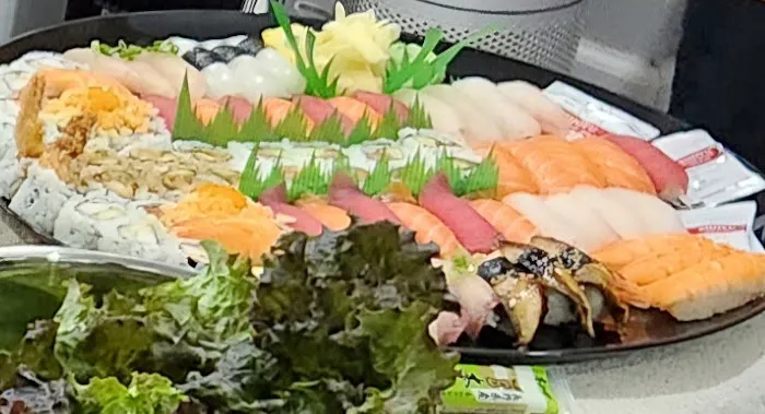 52nd Bro Sushi Picture 4
