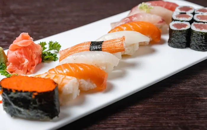 Momo Hibachi Steak House & Bar Picture 5