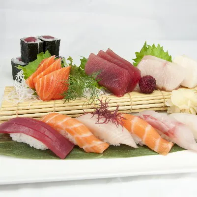 Saka Sushi and Asian Cuisine Picture 2