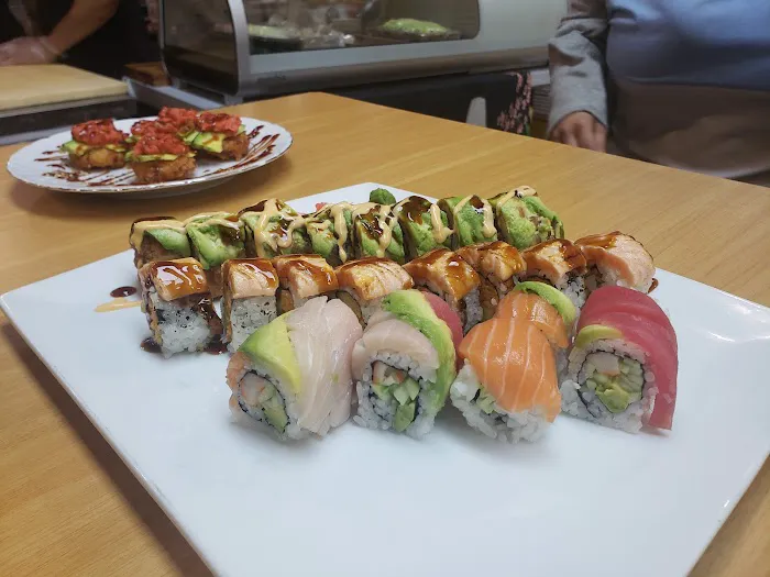 Sushi kingdom & Asian Fusion Picture 5