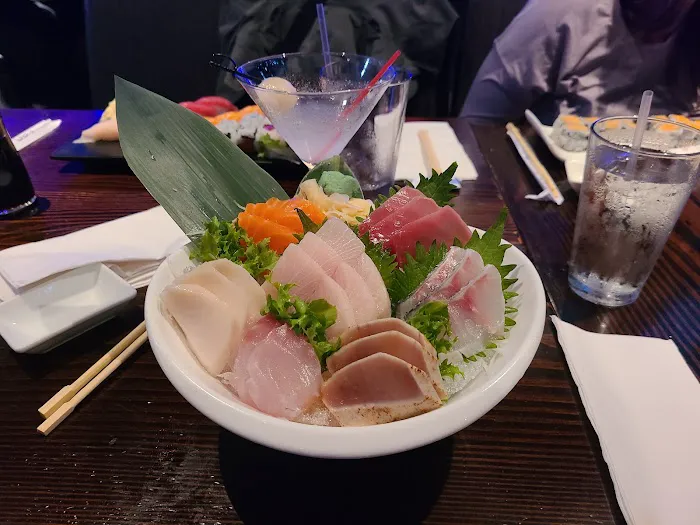 Kaji Sushi and Lounge Picture 4