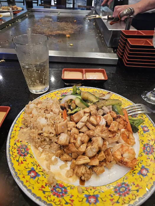 Mt. Fuji Japanese Sushi & Hibachi Restaurant Picture 6