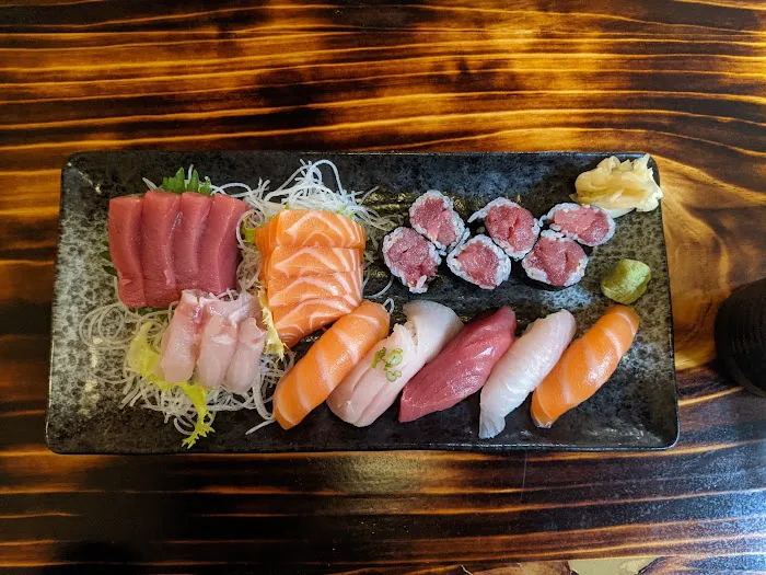 Tenjin Sushi Picture 3