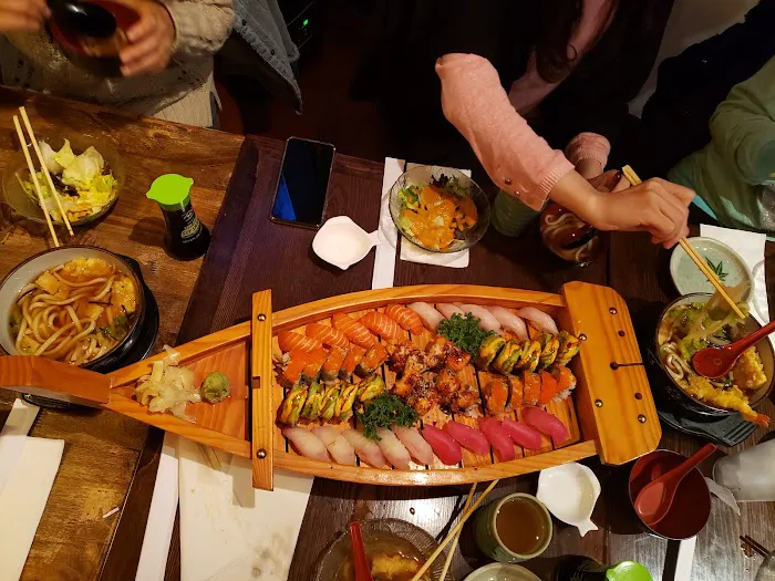 Marathon Sushi Picture 6