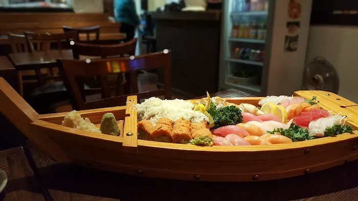 Marathon Sushi Picture 10
