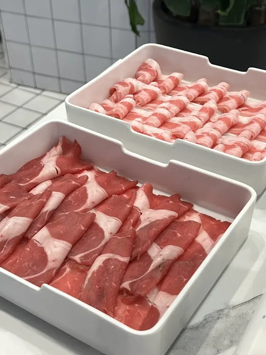 Bomdama Shabu Shabu Hot Pot (봄담아 샤브샤브) Picture 1