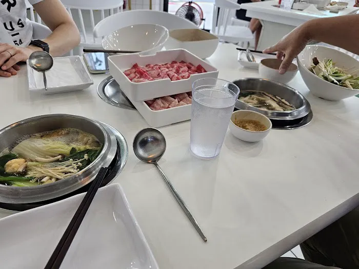 Bomdama Shabu Shabu Hot Pot (봄담아 샤브샤브) Picture 5