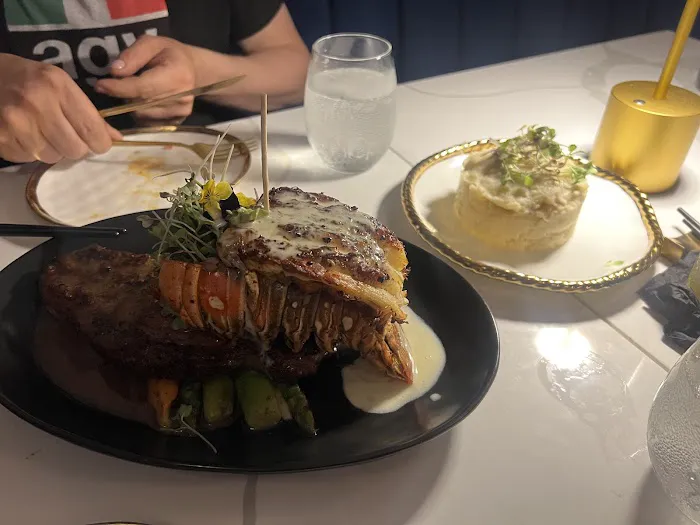 MamaSushi Little Italy Picture 5