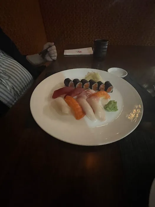 Takumi Sushi Hibachi & Lounge Picture 5