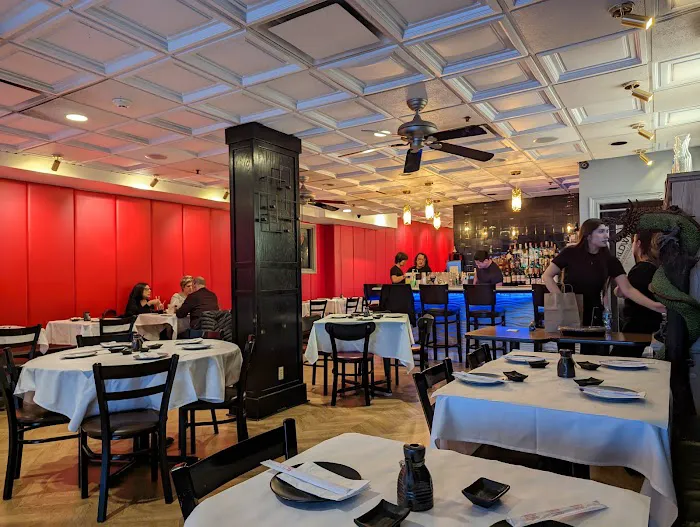 Akai Lounge Englewood Picture 3