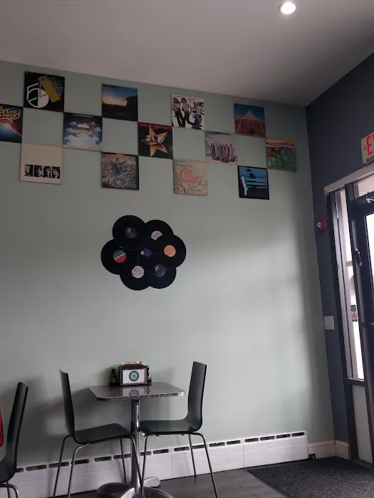 Rock N' Roll Sushi & Noodle Bar Picture 6
