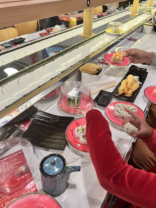 Koi Revolving Sushi Restaurant Picture 8