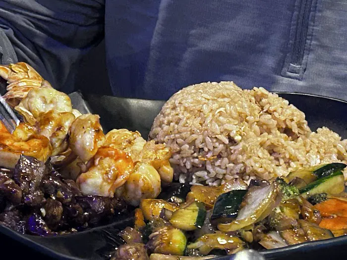 Izumi Sushi and Hibachi Steak house Picture 4