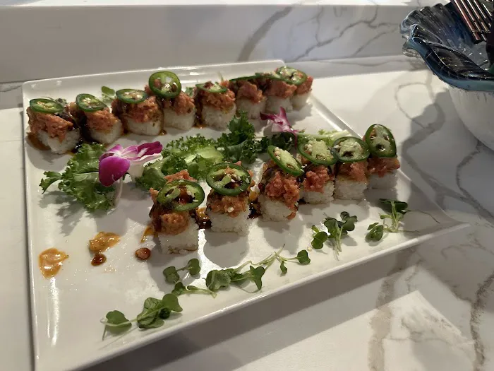 Oishi Sushi Picture 4