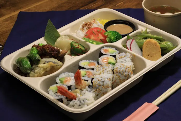 OKINAMI SUSHI BAR Picture 2