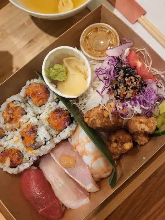 OKINAMI SUSHI BAR Picture 5