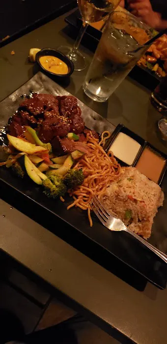 Sushi Lounge Picture 10