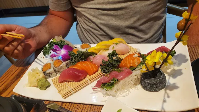 POKESTOP SUSHI & HIBACHI Picture 10
