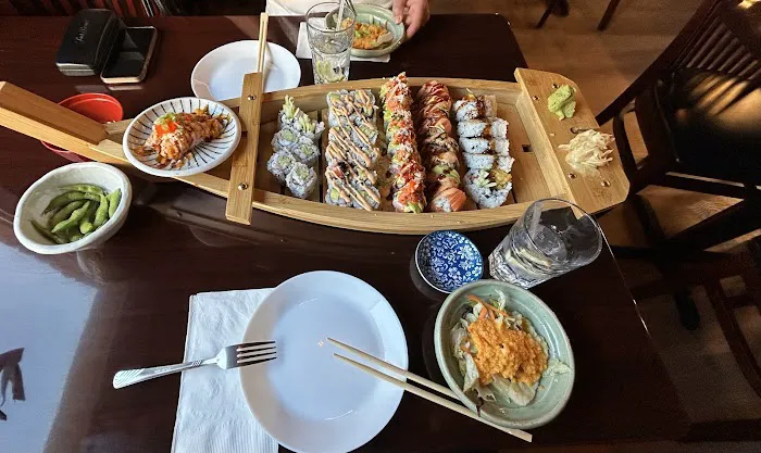 Dami Sushi Picture 4