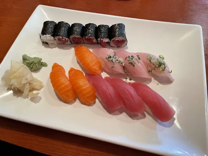 Kiku Sushi Asian Fusion Picture 1